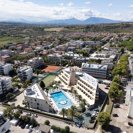 Park Hotel & Dependance Con Spiaggia Martinsicuro Exterior photo